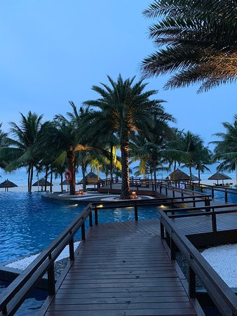 岘港皇冠假日酒店主图