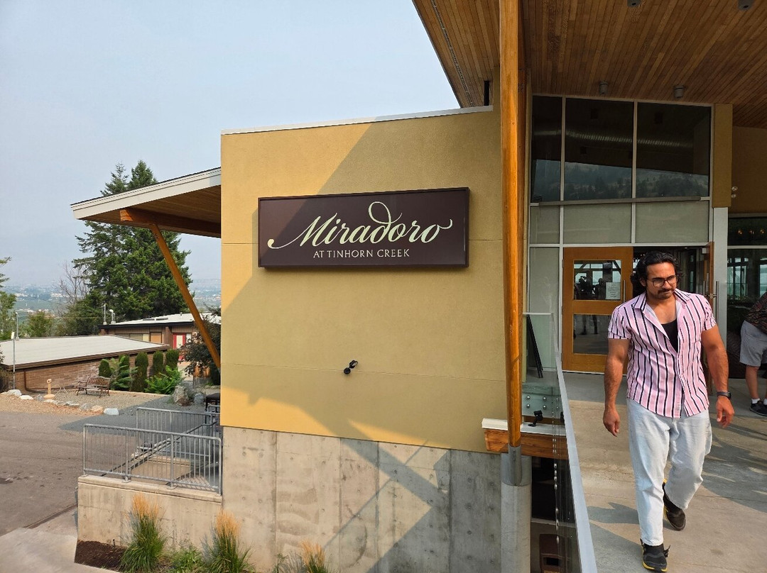 Sip Happens Wine Tours-Lake Country必去景点