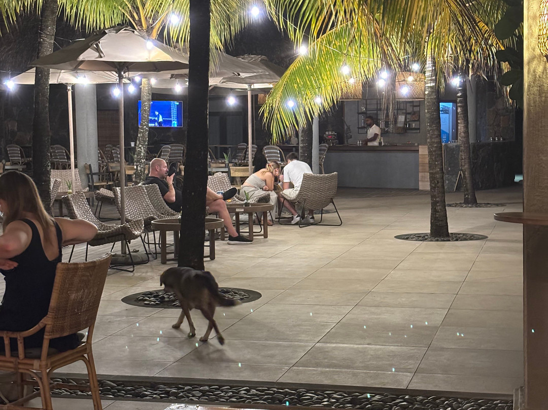 态度翡翠滩主图