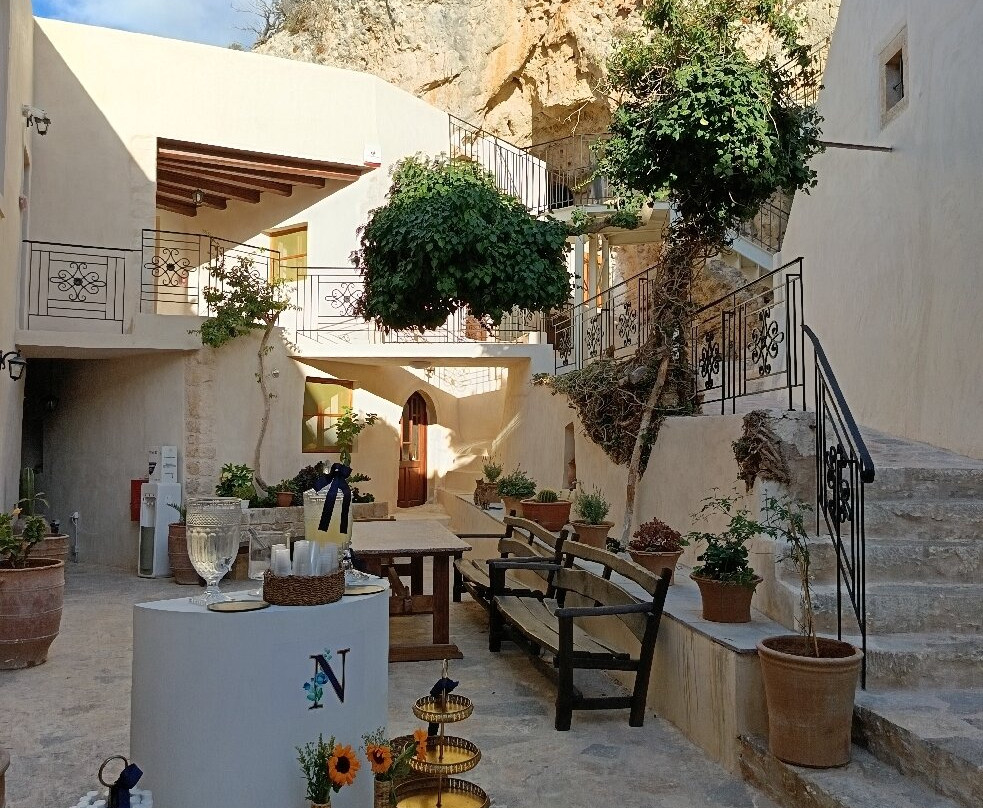 Moni Faneromeni-Agios Nikolaos必去景点