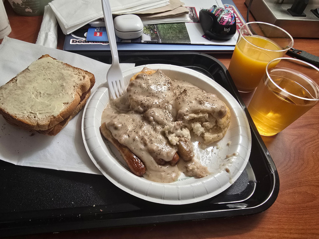 曼特卡快捷假日&套房酒店主图