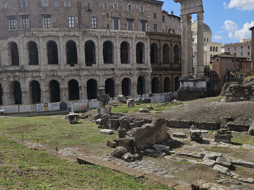 Shared Shuttle-奇维塔韦基亚必去景点