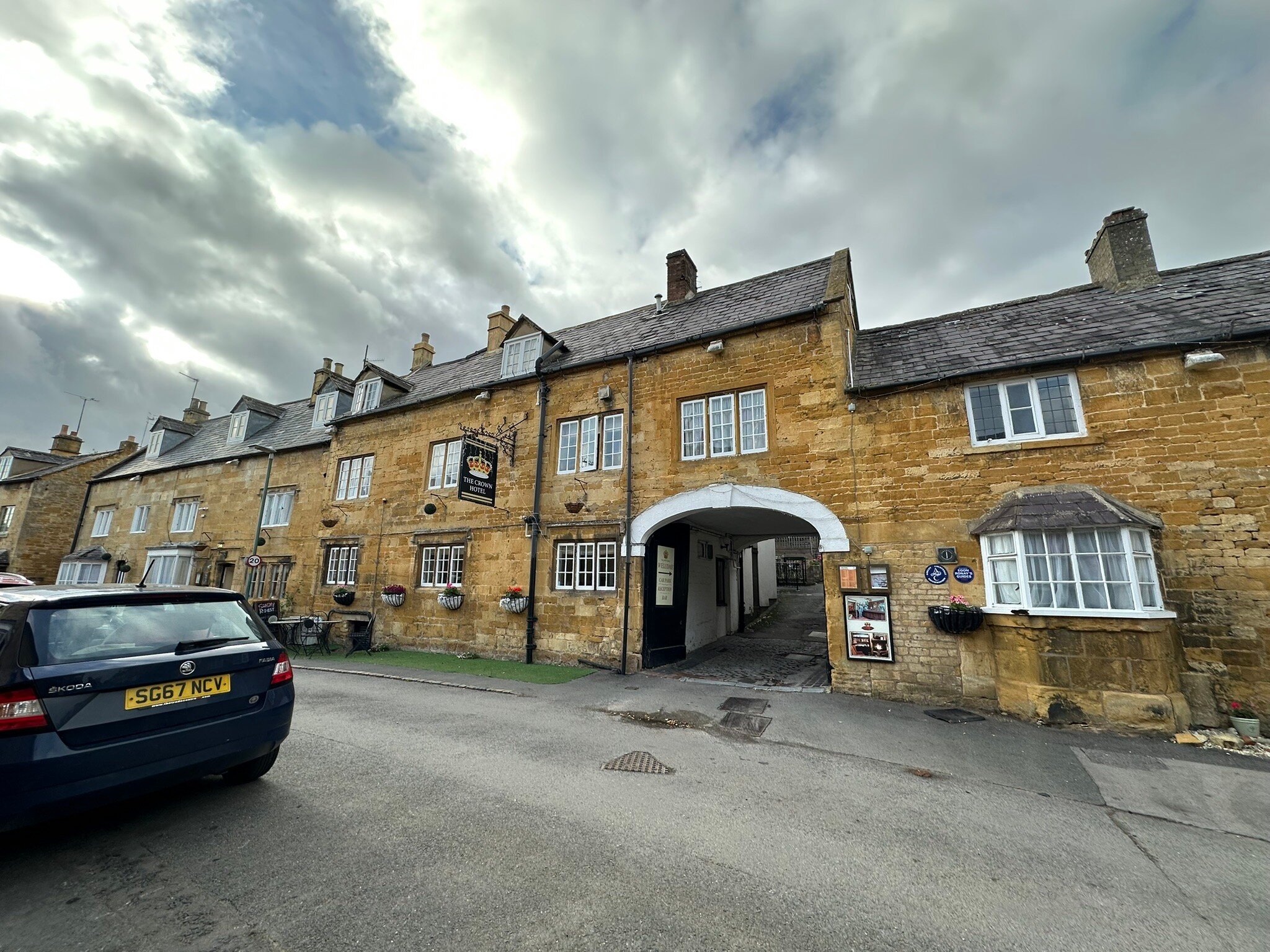 The Crown Hotel-官方