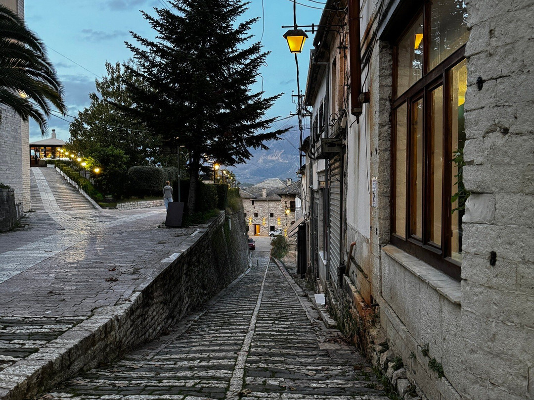Bazaar Mosque-吉诺卡斯特必去景点