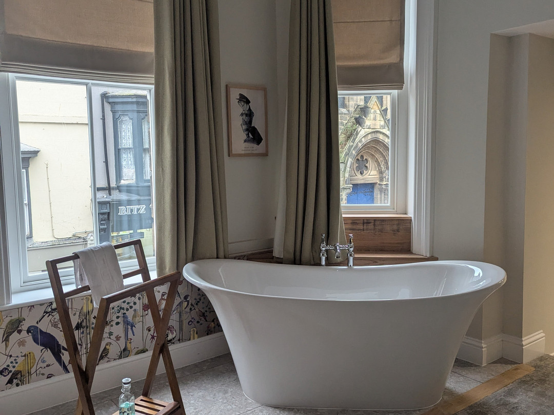 The Resolution Hotel主图