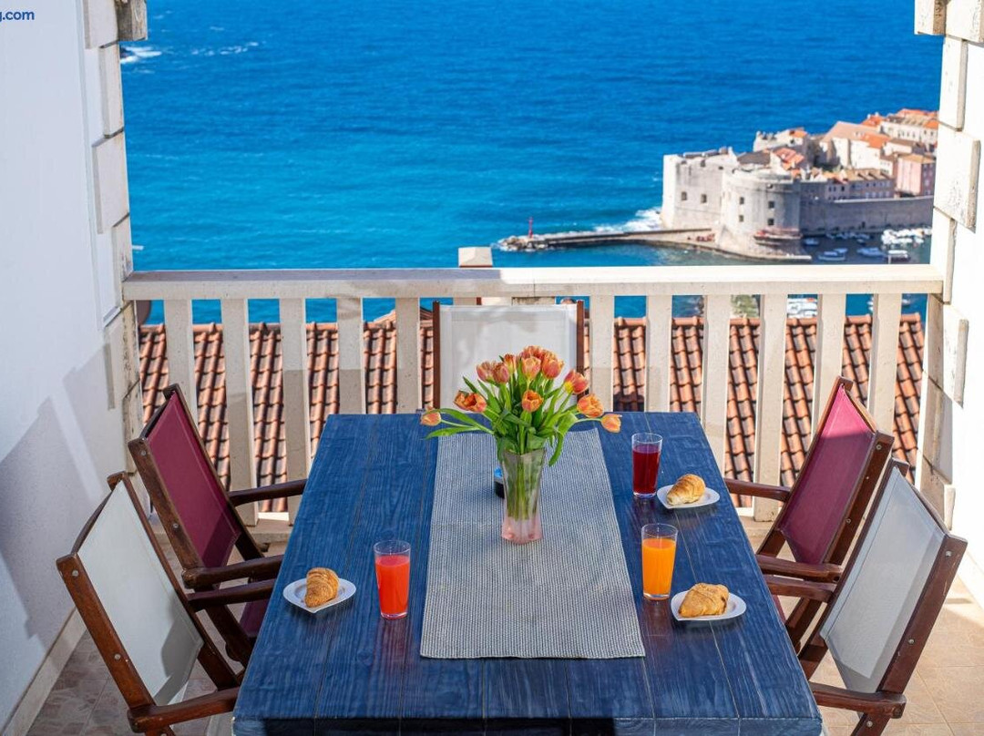 马里亚纳公寓主图