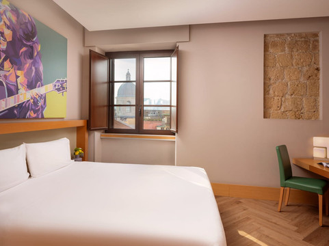 那不勒斯乌纳酒店主图