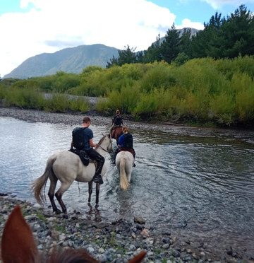 Cabalgatas Mayin-Cunco必去景点
