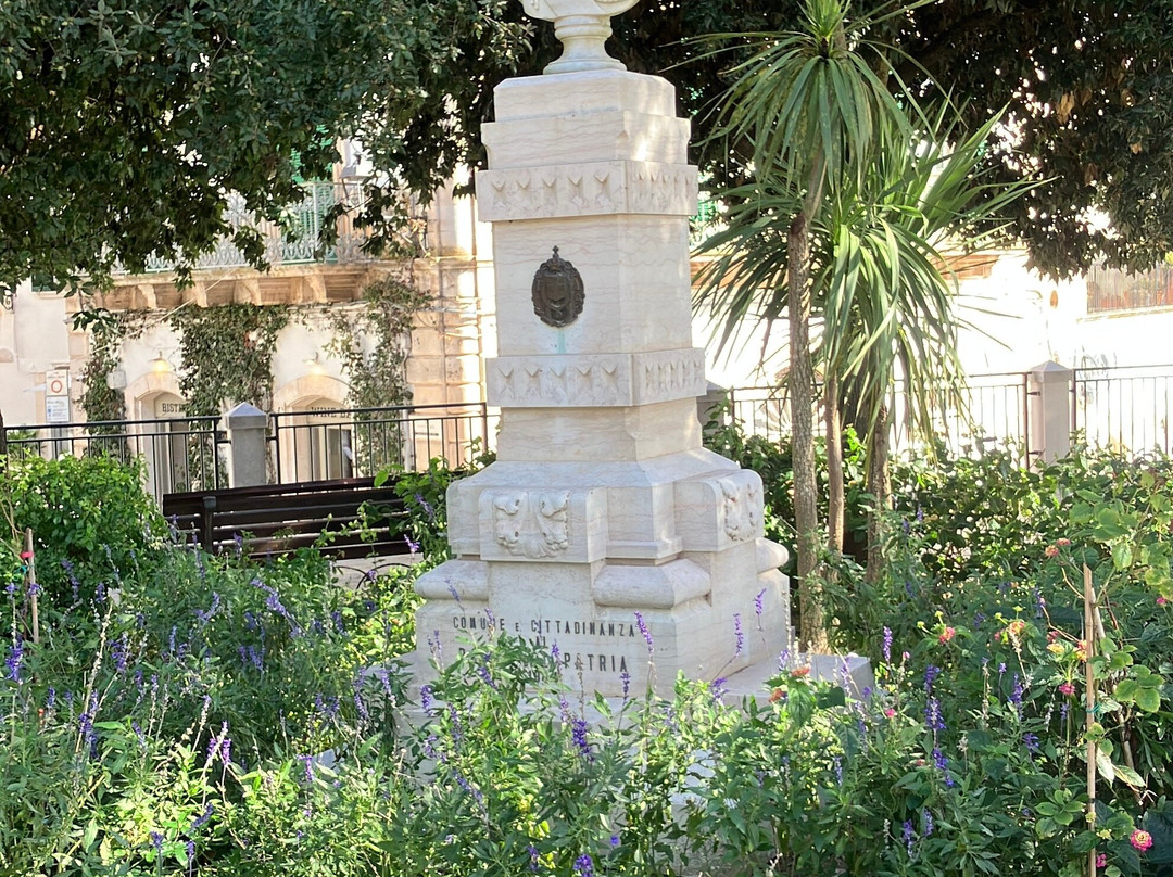 Villa Comunale Giuseppe Garibaldi-洛科罗通多必去景点