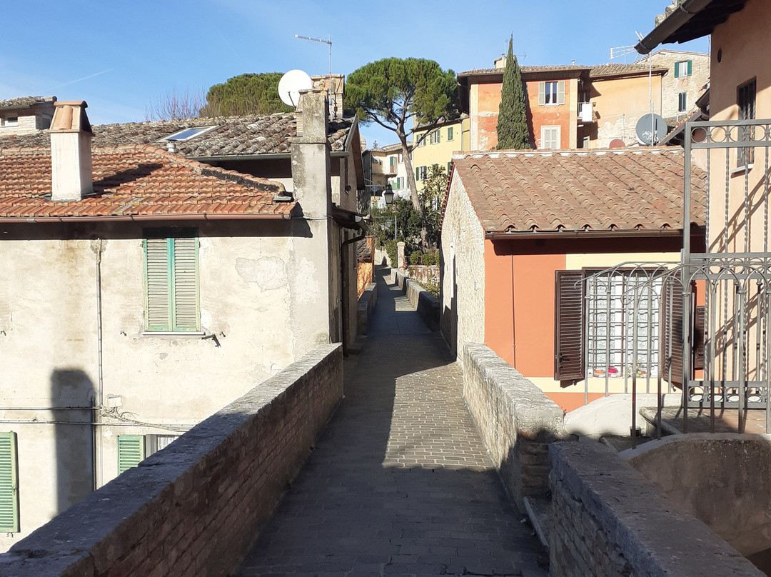Acquedotto Medievale-佩鲁贾必去景点