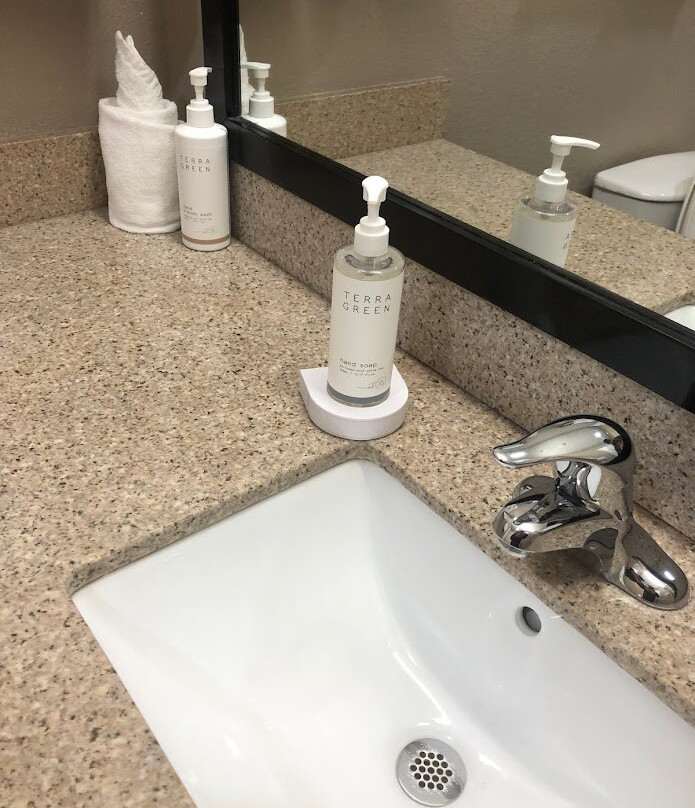 好时巧克力大道温德姆速 8 酒店主图