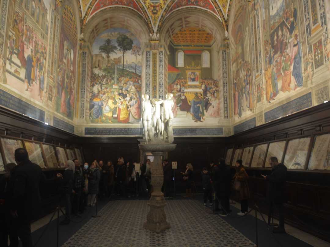 皮科罗米尼家族图书馆-锡耶纳必去景点