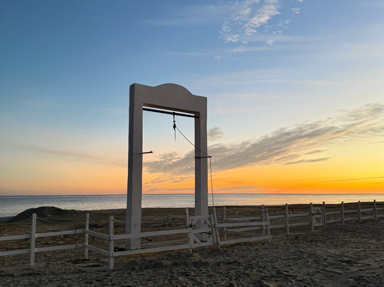 Buena Vista Oceanfront & Hot Springs Resort主图