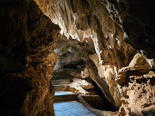 Paje Cave-帕杰必去景点