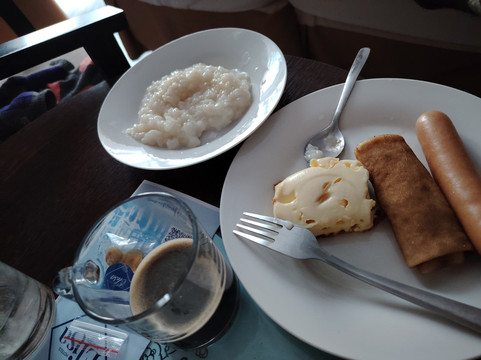 爱利萨棒公寓酒店主图