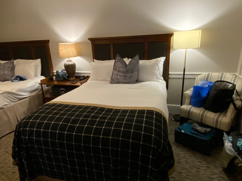 Pillar and Post主图