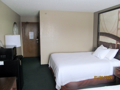 爱奥尼亚温德姆速8酒店主图