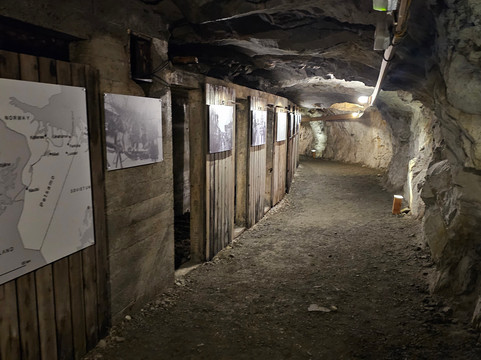 Andersgrotta WWII Bomb Shelter-希尔克内斯必去景点
