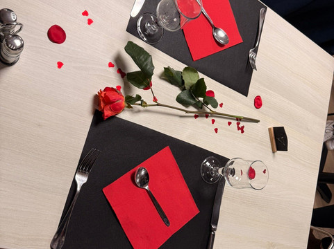 阿让唐阿尔勒原生酒店主图