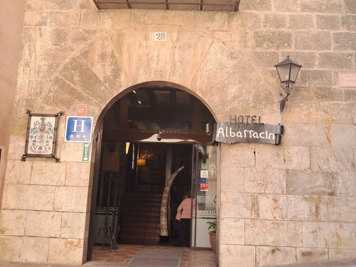 阿巴拉钦酒店-官方