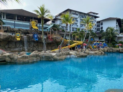 达迈瑞希尔顿逸林度假村-泳池