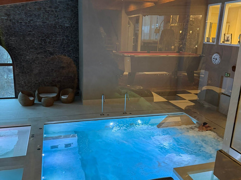 洛普格里斯水疗酒店主图