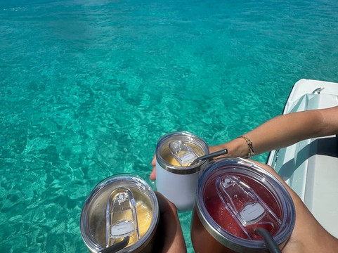 Boat Serenity-Baie Nettle必去景点