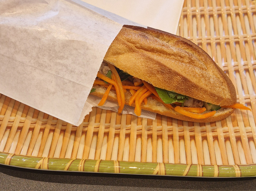 Bánh Mì Lê