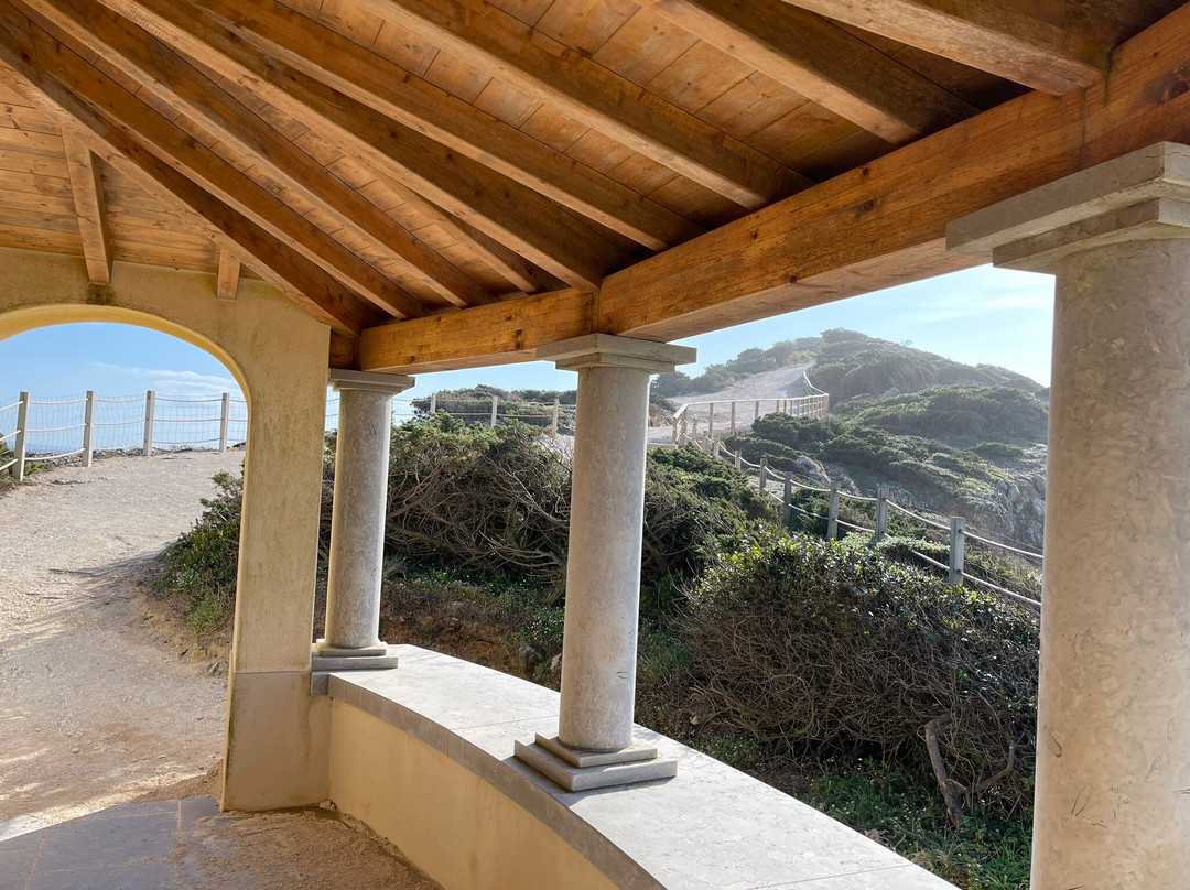 Ruinas da Capela de Santana-Sao Martinho do Porto必去景点