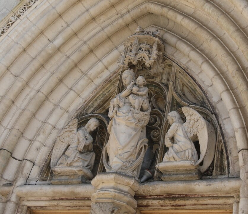 Collégiale Notre-Dame de Dole-多勒必去景点