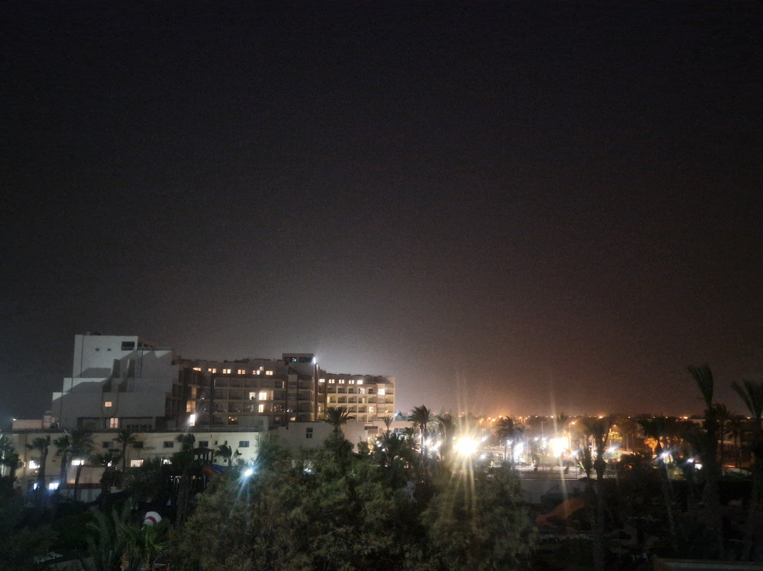 萨哈拉海滩水上公园酒店主图