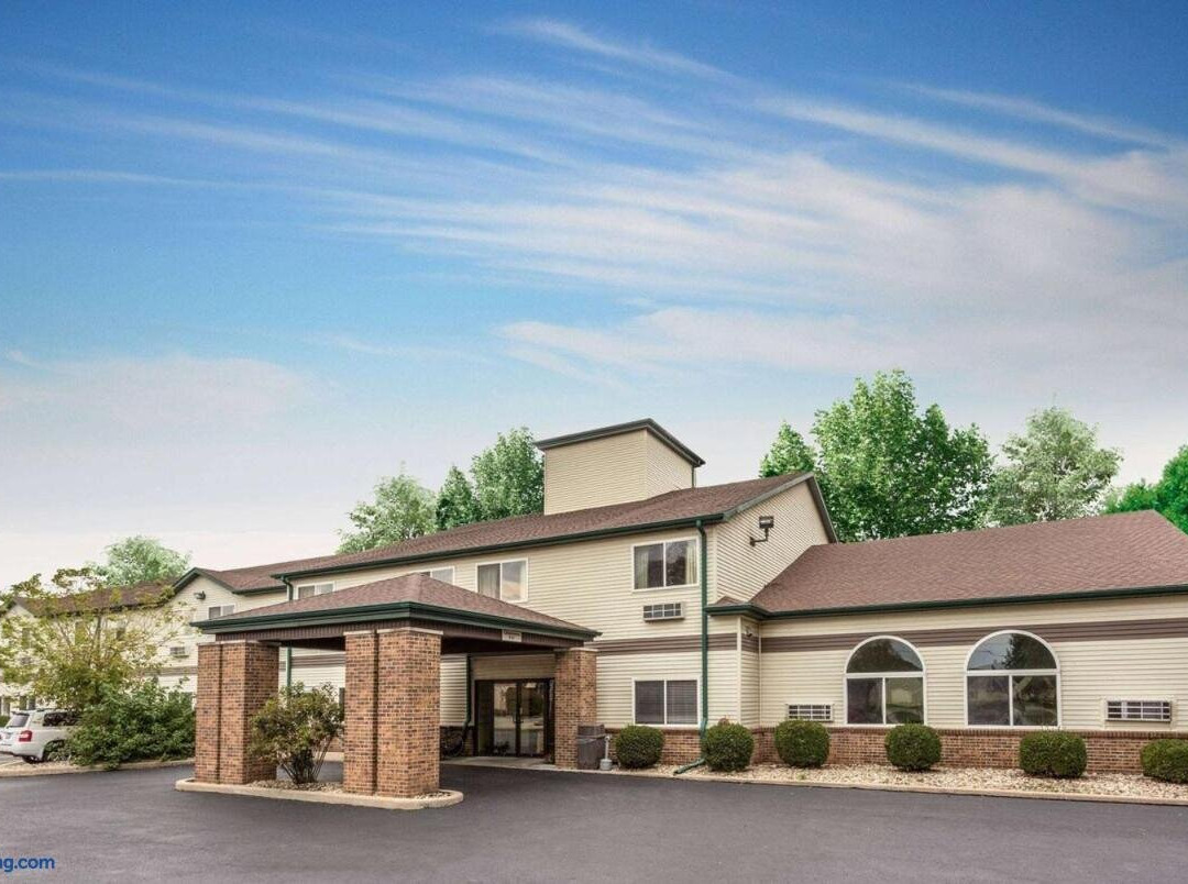 Rock Island Inn & Suites