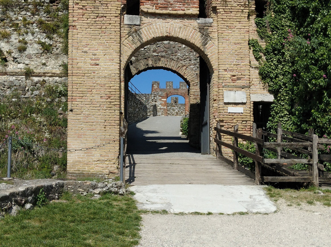 Museo Casa del Podestà-洛纳托德尔加尔达必去景点