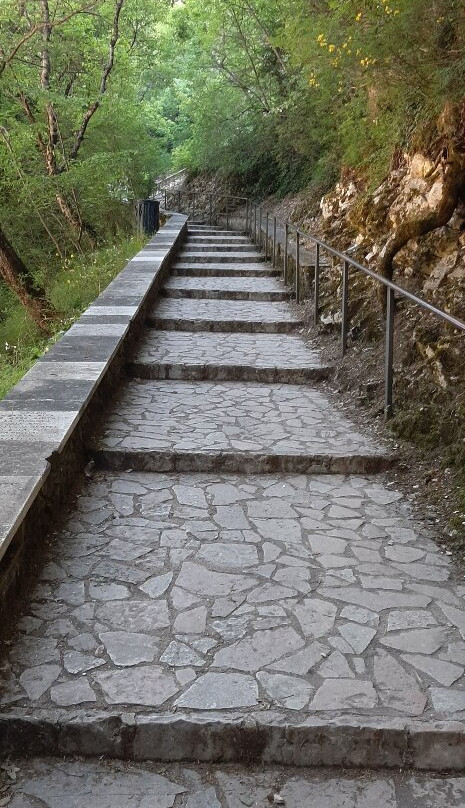 Scoglio della Preghiera-Cascia必去景点