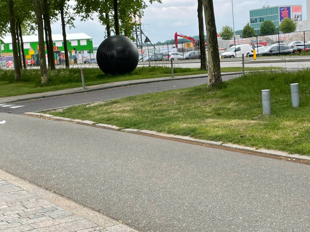 Sculptuur HIER