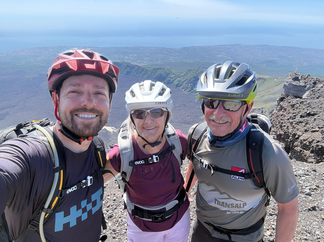 Gruppo Guide Alpine Etna Sud-尼科洛西必去景点