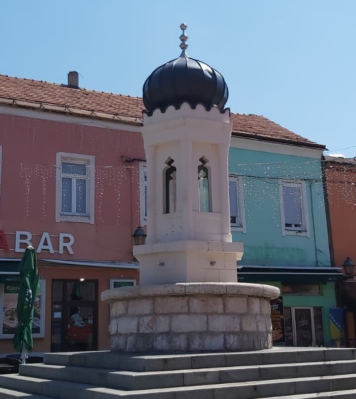 Tuzla Massacre Memorial - Kapija-图兹拉必去景点