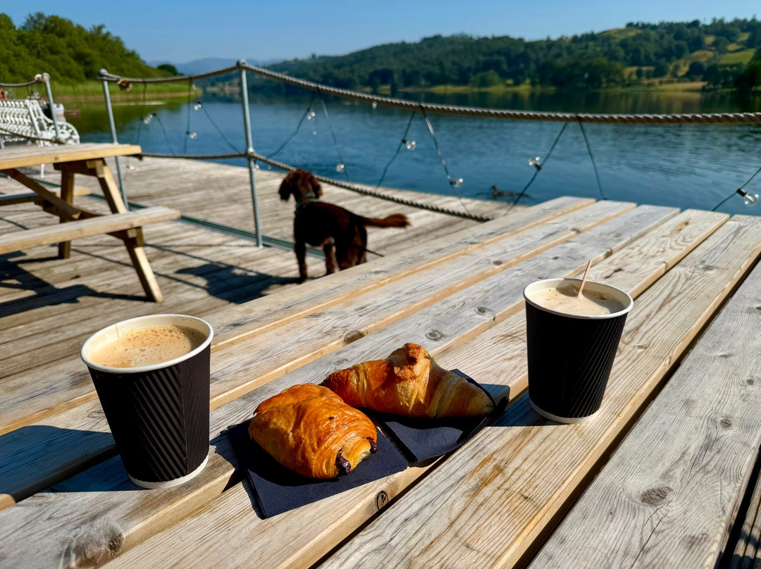 Boathouse cafe and Osprey experience