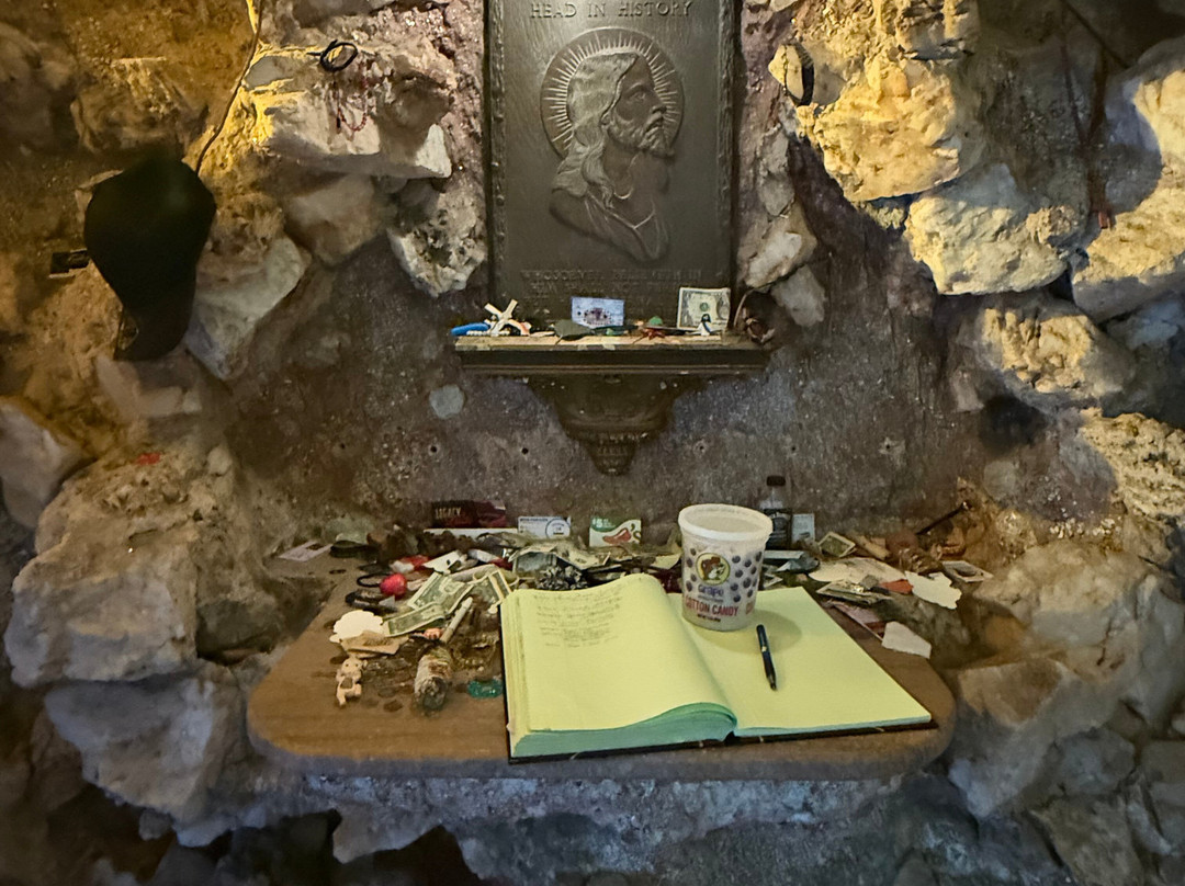 Crystal Shrine Grotto-孟菲斯必去景点