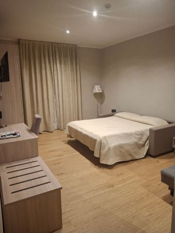 都灵港苏萨酒店-旅行者