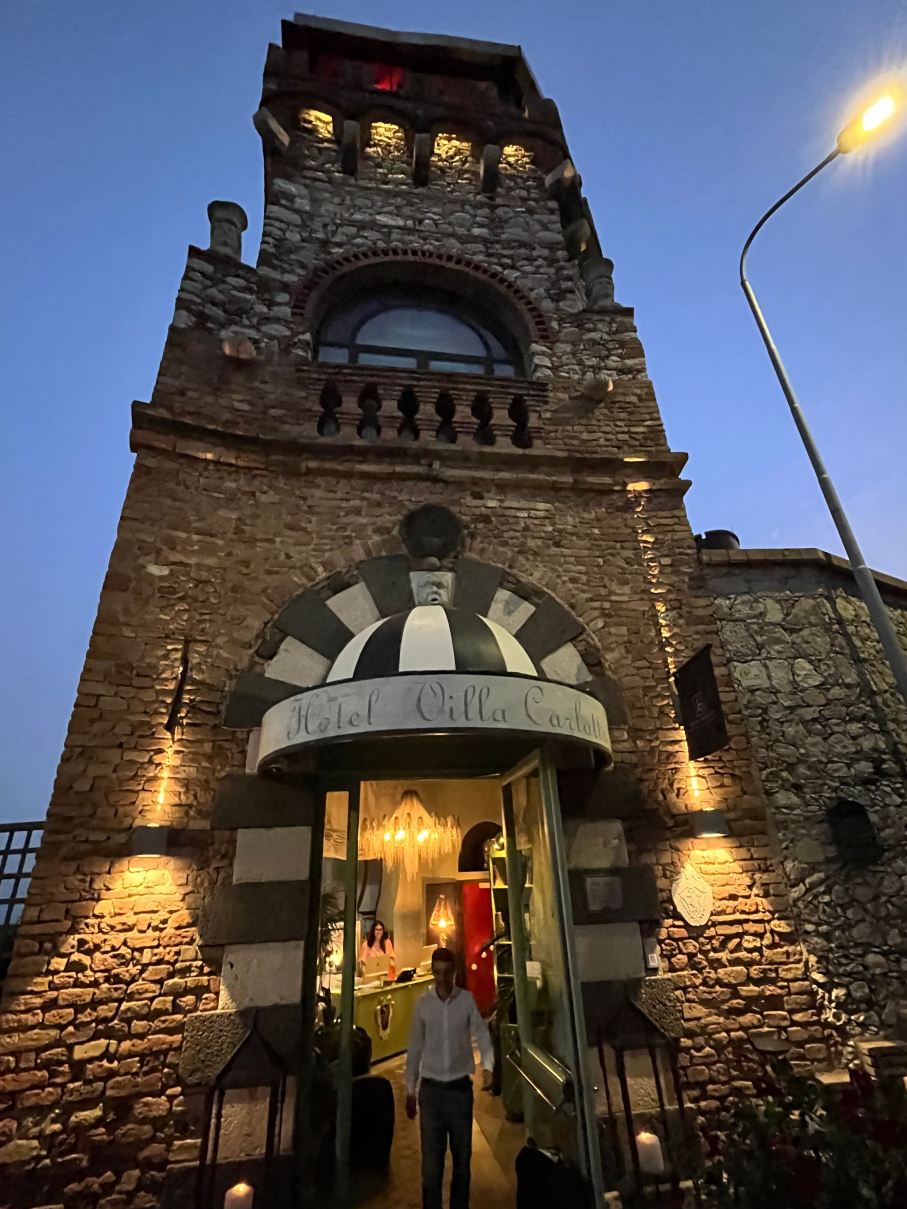卡尔洛塔别墅酒店-旅行者