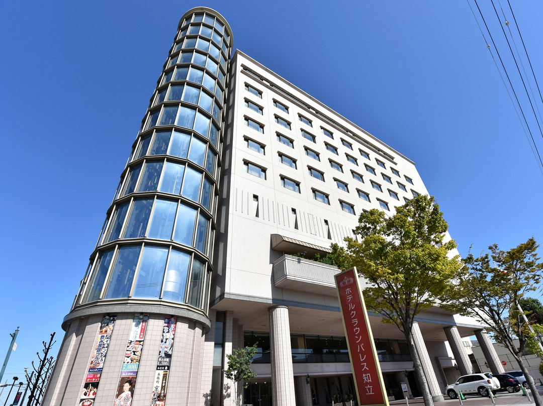 知立皇冠饭店主图