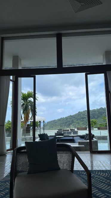 普吉岛巴东阿维斯塔美憬阁酒店-旅行者