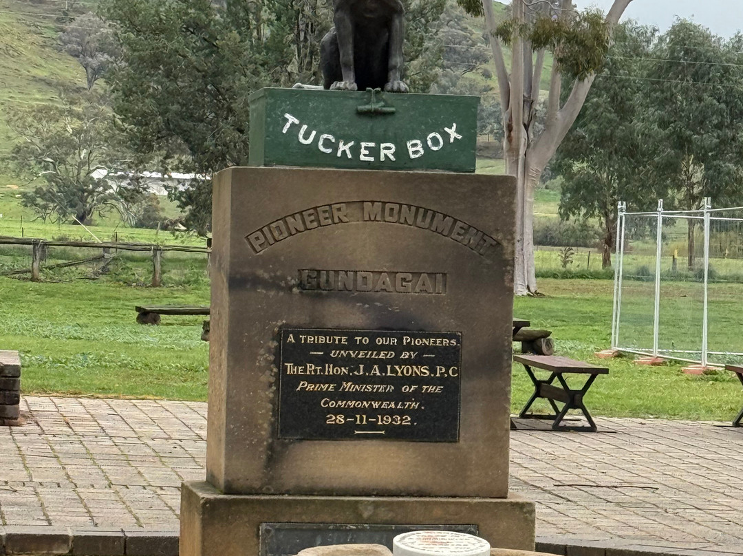 Dog On The Tucker Box-刚达盖必去景点