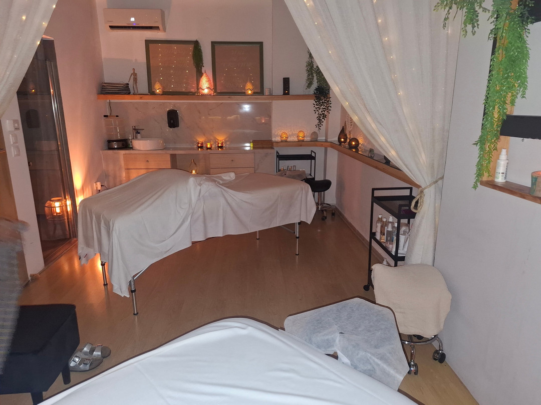Agigma Massage & Therapies-雷斯蒙必去景点