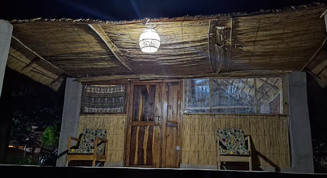 Anake Lake Lodge
