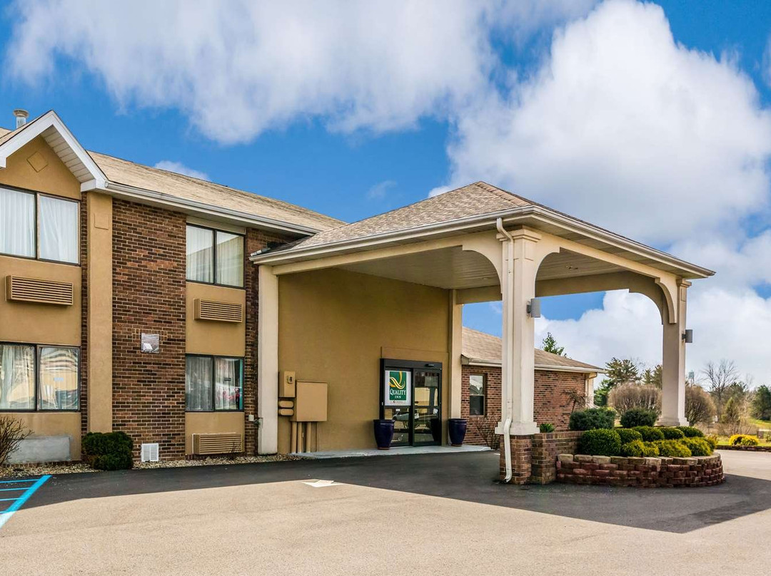 Quality Inn I-74 Batesville主图