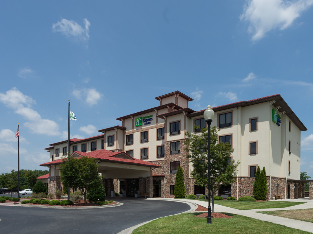 Holiday Inn Express & Suites Lexington Nw-the Vineyard By IHG主图