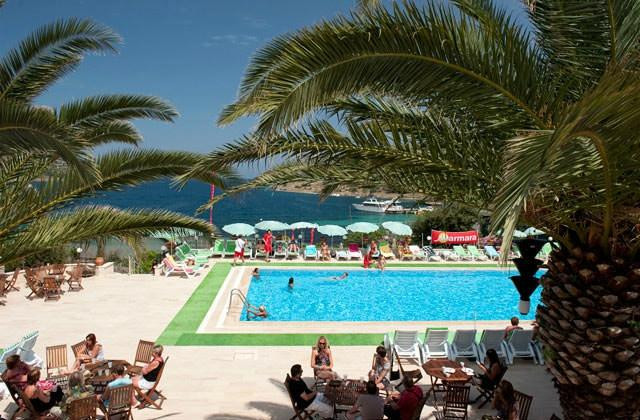 Cactus Mirage Family Club