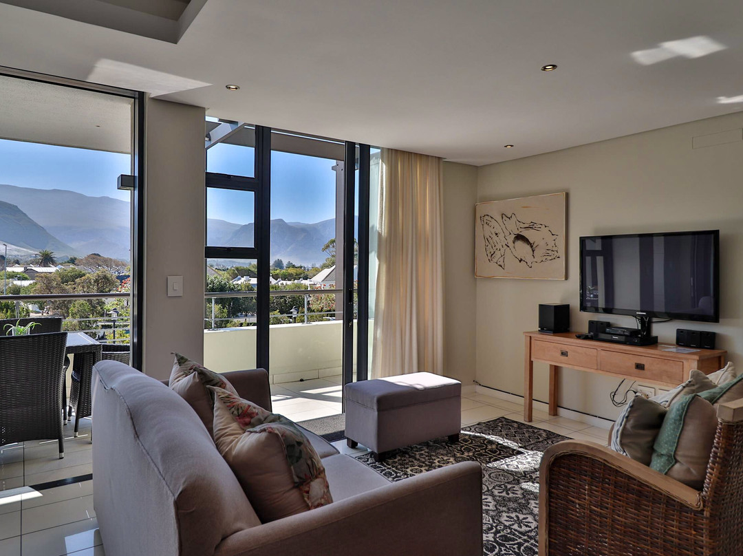 Whale Coast All Suite Hotel主图